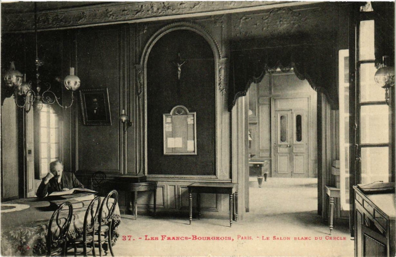 Carte postale ancienne Paris 4e Les Francs-Bourgeois. Le Salon Blanc du Cercle à Paris 4e
