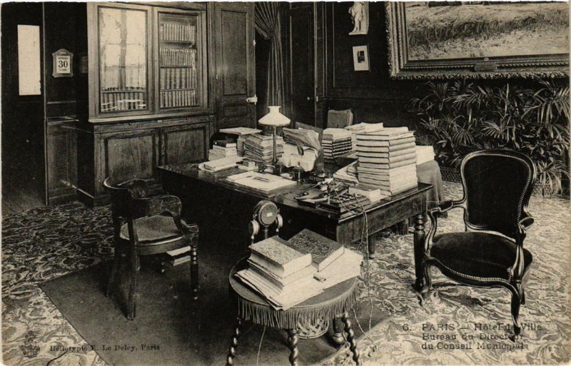 Carte postale ancienne Paris 4e Hotel Ville Bureau du Directeur du Conseil Municipal à Paris 4e