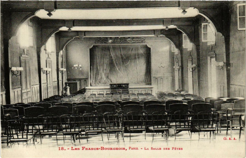 Carte postale ancienne Paris 4e Les Francs-Bourgeois. La Salle des Fetes à Paris 4e