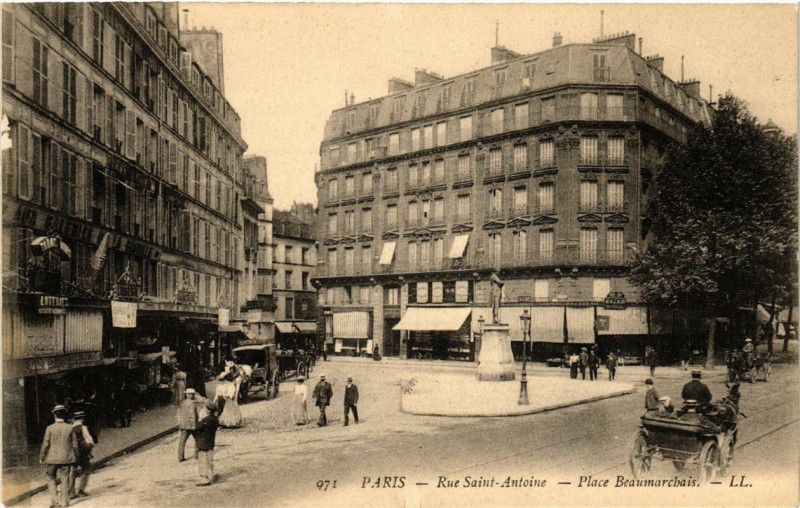 Carte postale ancienne Paris 4e Rue Saint-Antoine. Place Beaumarchais à Paris 4e