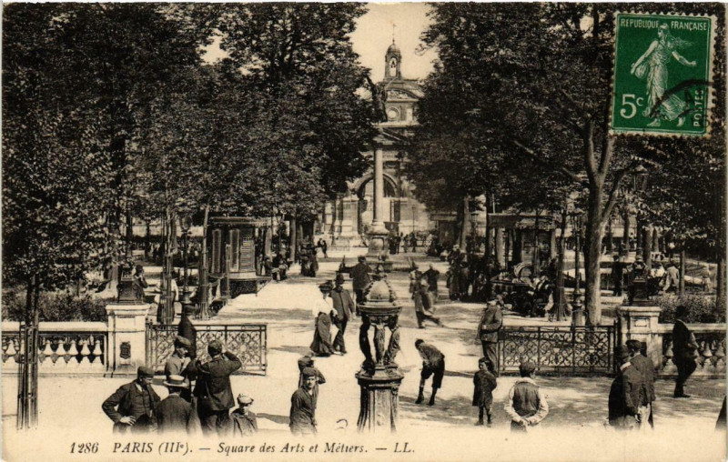 Carte postale ancienne Paris 3e Square des Arts et Métiers à Paris 3e