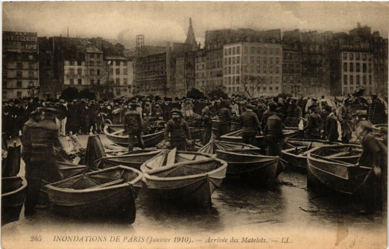 Carte postale ancienne Paris 3e Arrivée des Matelots à Paris 3e