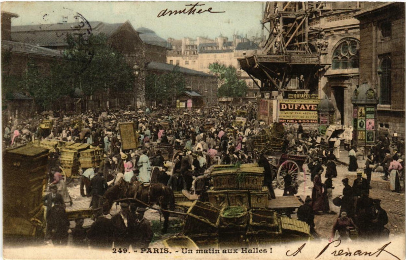Carte postale ancienne Paris 1e Un matin aux Halles