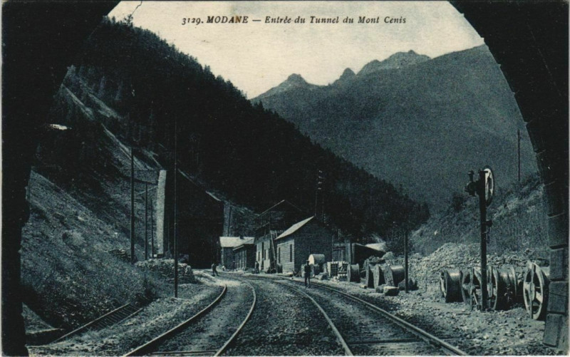 Carte postale ancienne Modane Entree du Tunnel du Mont Cenis à Modane