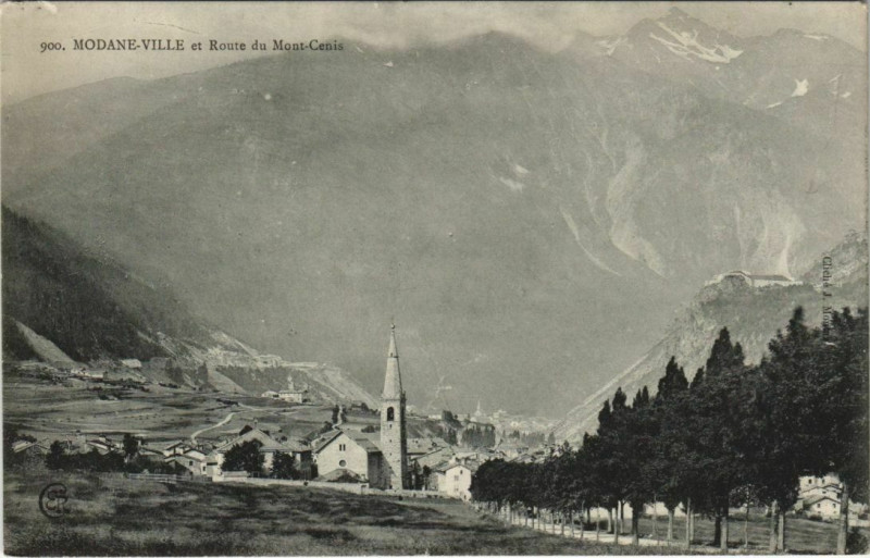 Carte postale ancienne Modane Modane-Ville et Route du Mont-Cenis à Modane