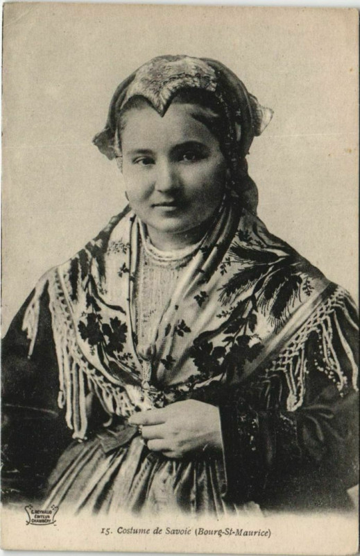 Carte postale ancienne Bourg-Saint-Maurice Costume - Femme - Type à Bourg-Saint-Maurice