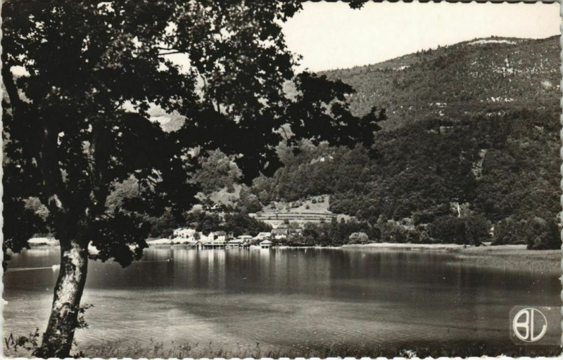 Carte postale ancienne Aiguebelette Les Bords du Lac