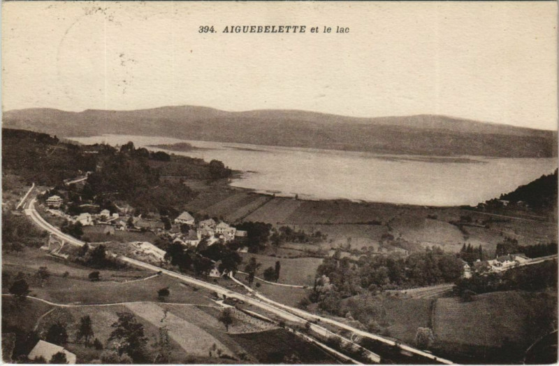 Carte postale ancienne Aiguebelette et le Lac