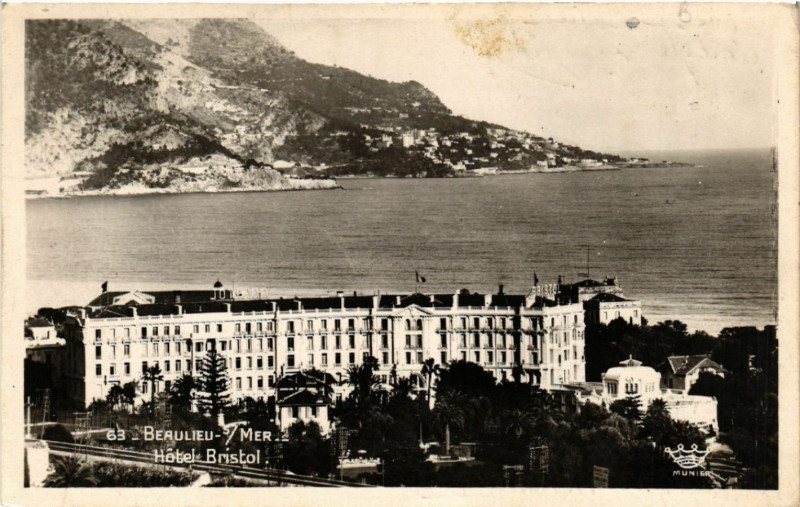 Carte postale ancienne Beaulieu - sur-Mer - Hotel Bristol à Beaulieu-sur-Mer
