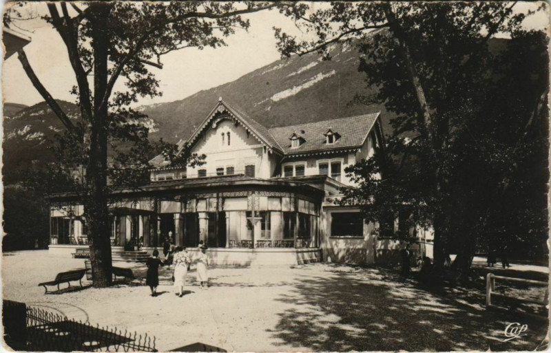 Carte postale ancienne Challes-les-Eaux L'Etablissement Thermal à Challes-les-Eaux