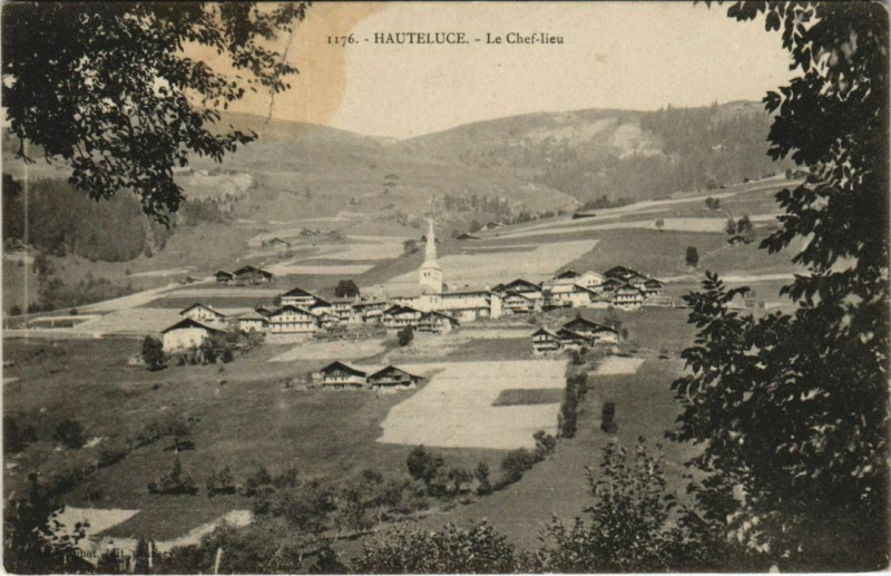 Carte postale ancienne Hauteluce Le Chef-Lieu à Hauteluce