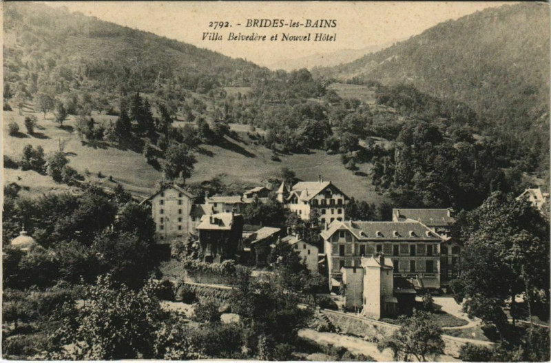Carte postale ancienne Brides-les-Bains Villa Belvedere et Nouvel Hotel à Brides-les-Bains