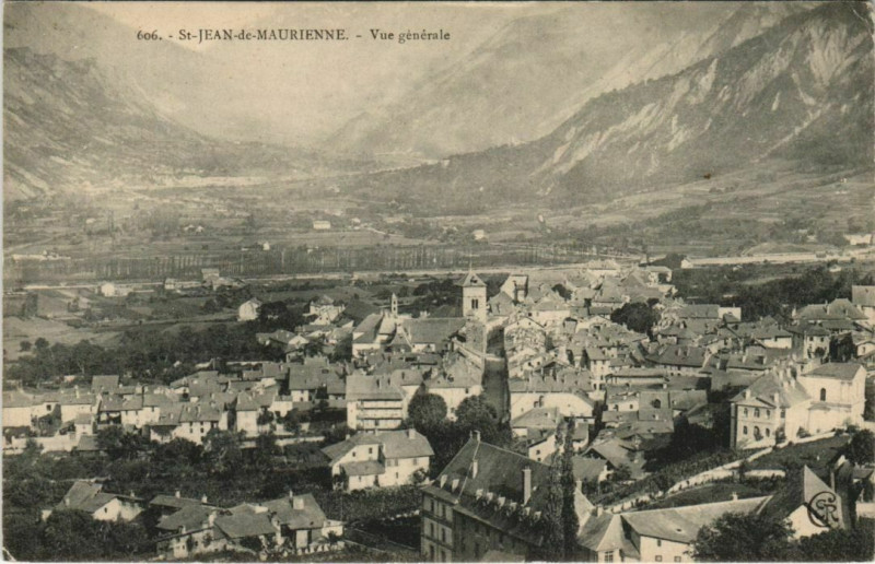 Carte postale ancienne Saint-Jean-de-Maurienne Vue Generale à Saint-Jean-de-Maurienne