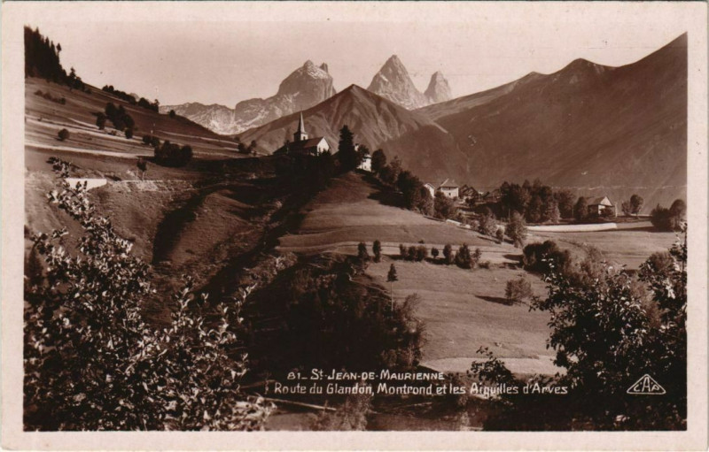 Carte postale ancienne Saint-Jean-de-Maurienne Route de Glandon - Montrond à Saint-Jean-de-Maurienne