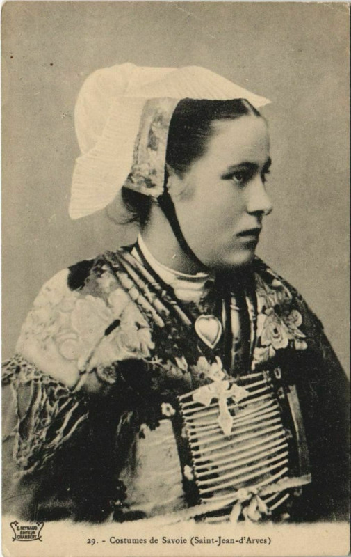 Carte postale ancienne Saint-Jean-d'Arves Costume - Femme - Type à Saint-Jean-d'Arves