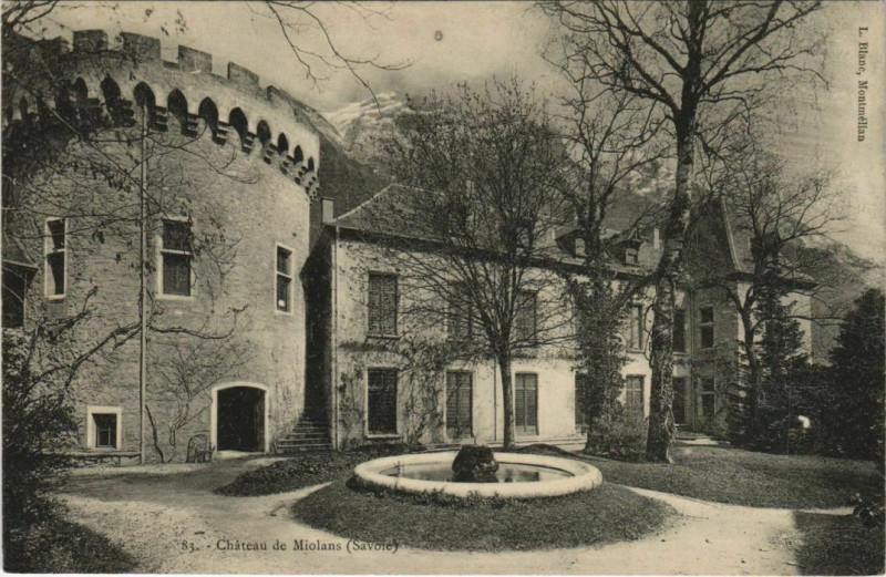 Carte postale ancienne Saint-Pierre-d'Albigny Chateau de Miolans à Saint-Pierre-d'Albigny