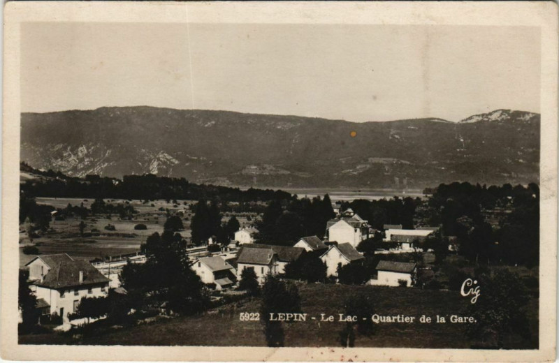 Carte postale ancienne Lepin Le Lac - Quartier de la Gare à Lépin-le-Lac