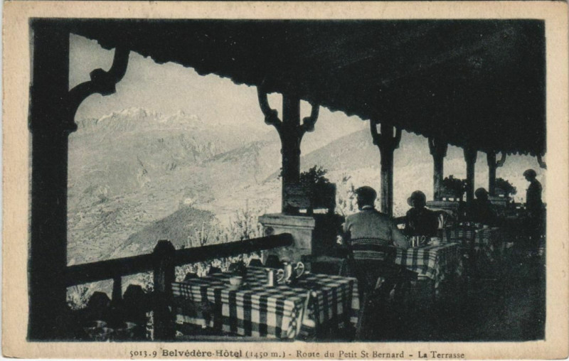 Carte postale ancienne Belvedere-Hotel - Route du Petit Saint-Bernard - La Terrasse