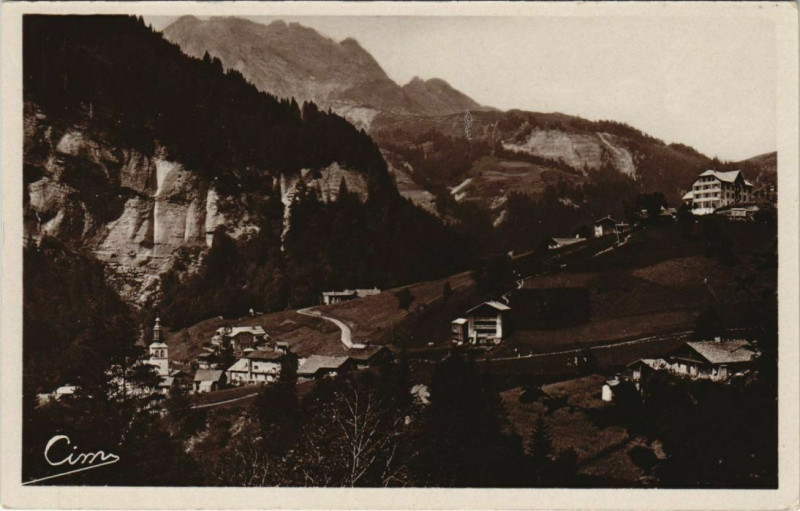 Carte postale ancienne La Giettaz Villa Jeanne d'Arc et l'Etale à La Giettaz