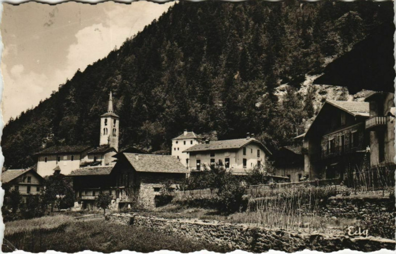 Carte postale ancienne Montvalzan Le Chef-Lieu et la Ravoire à La Ravoire