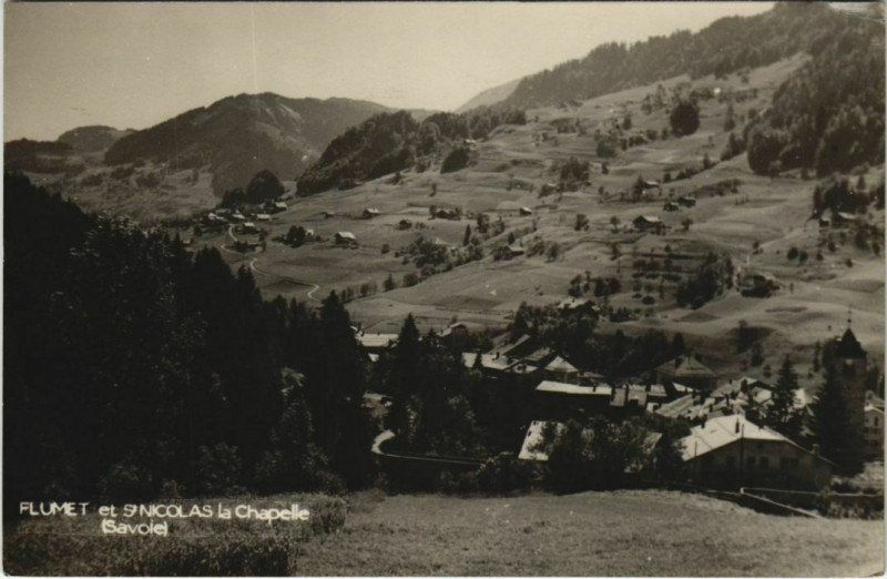 Carte postale ancienne Flumet Saint-Nicolas-la-Chapelle - Panorama à La Chapelle