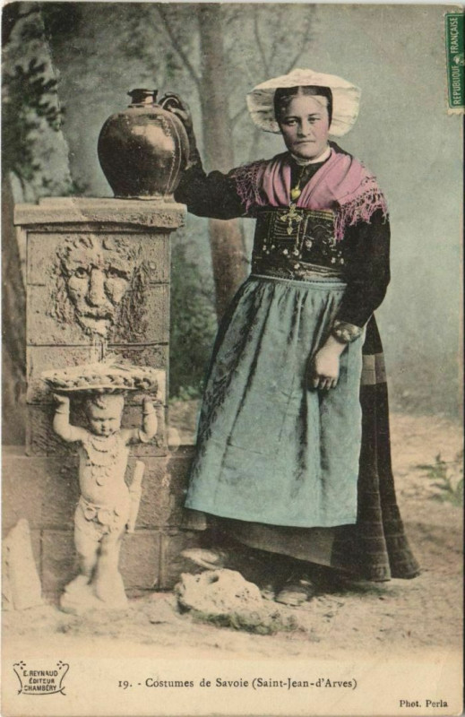 Carte postale ancienne Saint-Jean-d'Arves Costume - Femme - Type à Saint-Jean-d'Arves