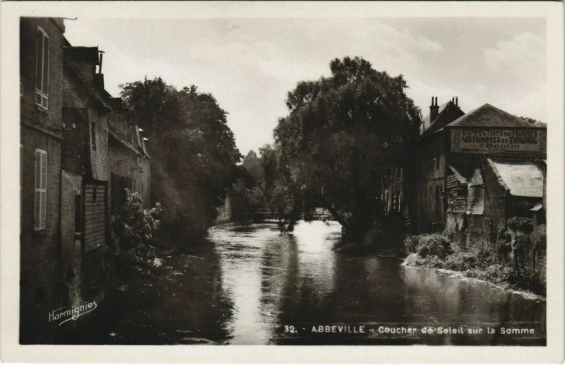 Carte postale ancienne Abbeville Coucher de Soleil sur la Somme