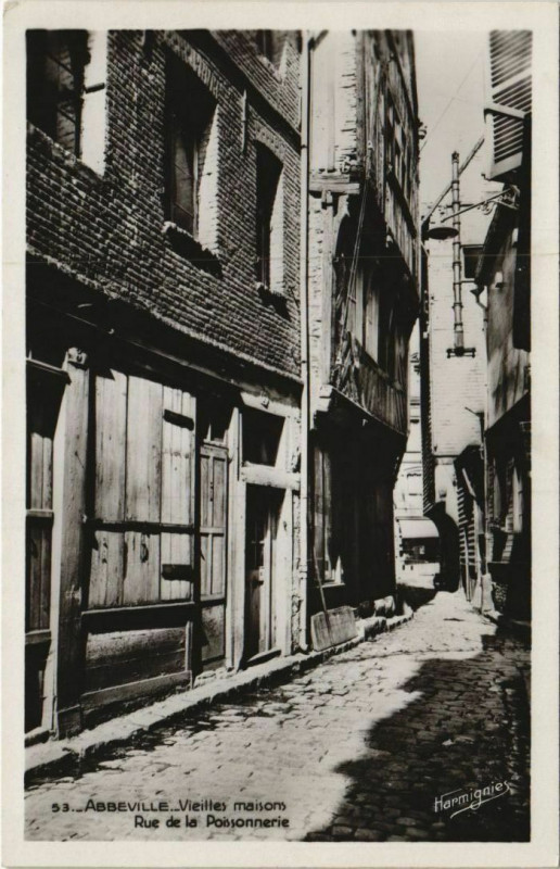 Carte postale ancienne Abbeville Vieilles Maisons - Rue de la Poissonnerie