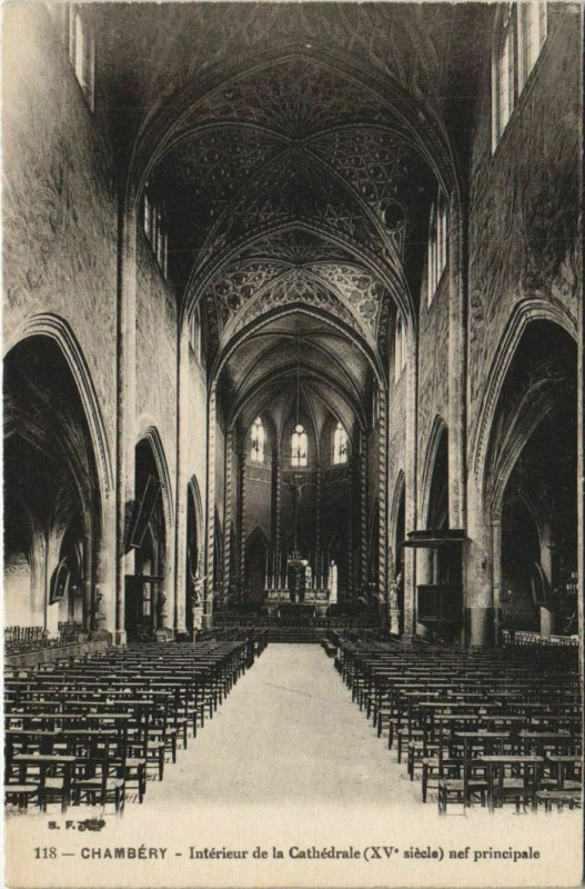 Carte postale ancienne Chambery Interieur de la Cathedrale - Nef Principale