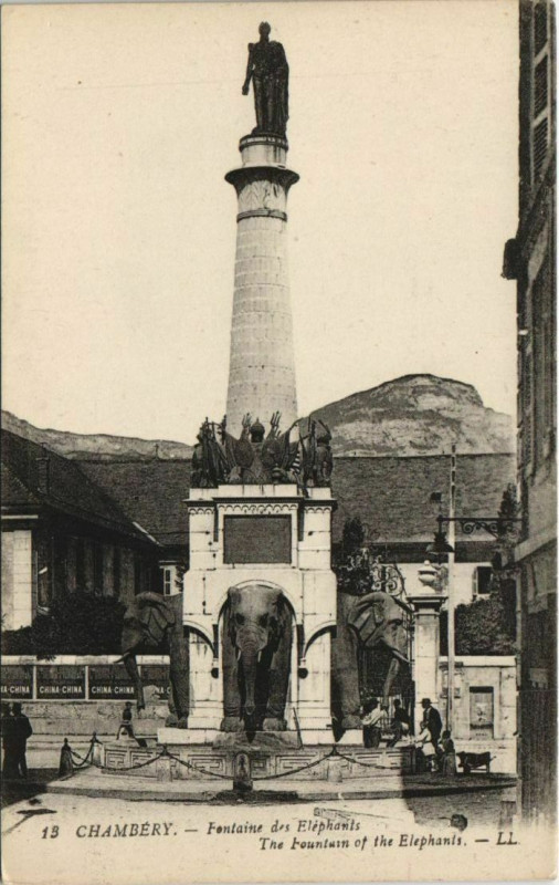 Carte postale ancienne Chambery Fontaine des Elephants