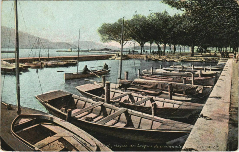 Carte postale ancienne Aix-les-Bains Le Grand Port - Station des Barques de Promenade à Aix-les-Bains