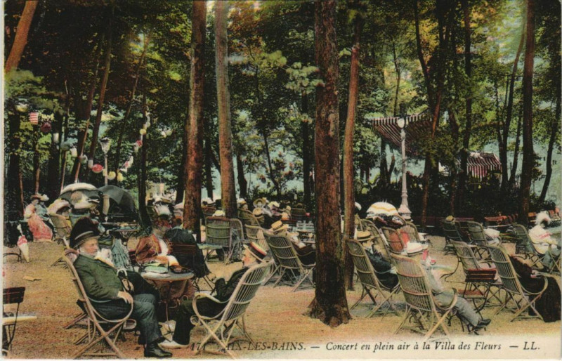 Carte postale ancienne Aix-les-Bains Concert en Plein Air a la Villa des Fleurs à Aix-les-Bains