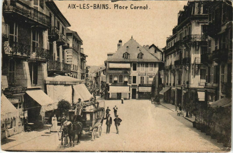 Carte postale ancienne Aix-les-Bains Place Carnot à Aix-les-Bains