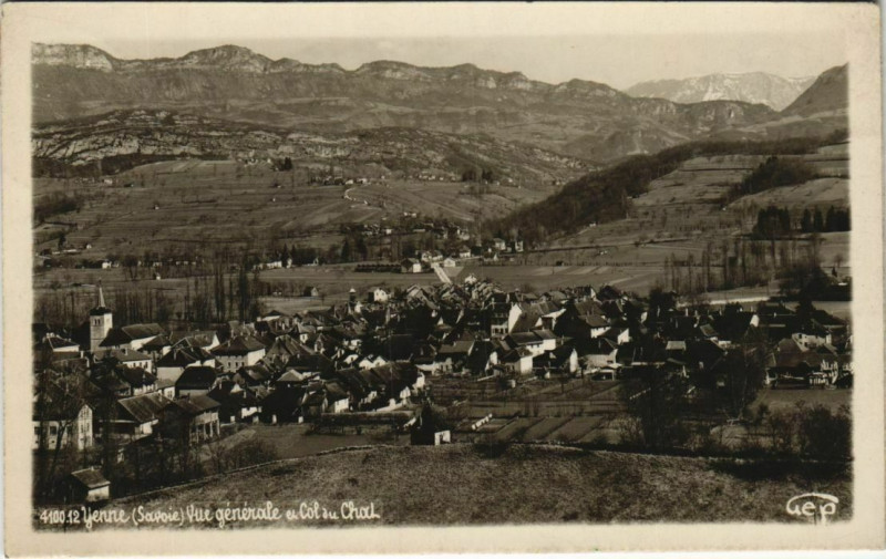 Carte postale ancienne Yenne Vue Generale et Col du Chat à Yenne