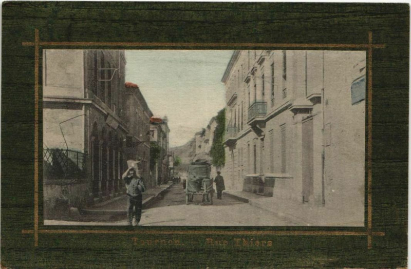 Carte postale ancienne Tournon Rue Thiers à Tournon