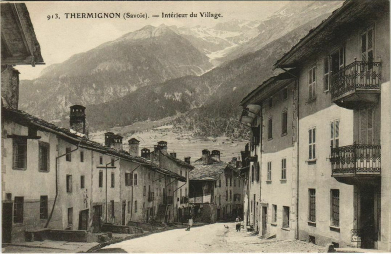 Carte postale ancienne Termignon Interieur du Village