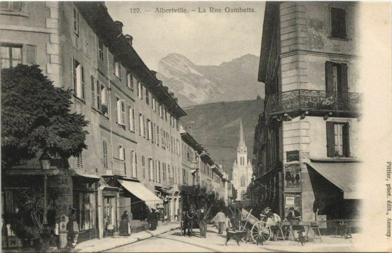 Carte postale ancienne Albertville La Rue Gambetta à Albertville