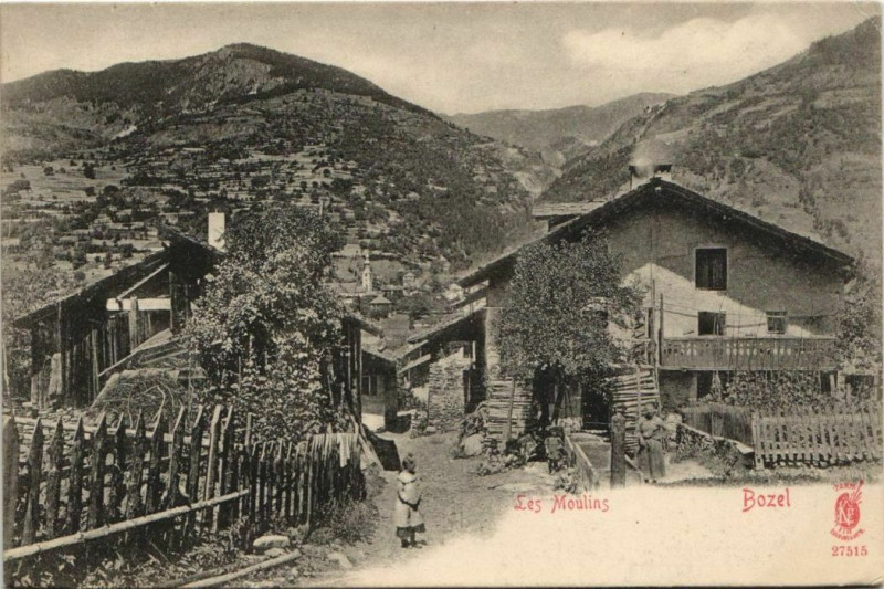 Carte postale ancienne Bozel Les Moulins à Bozel