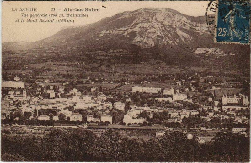 Carte postale ancienne Aix-les-Bains Vue Generale et le Mont Revard à Aix-les-Bains