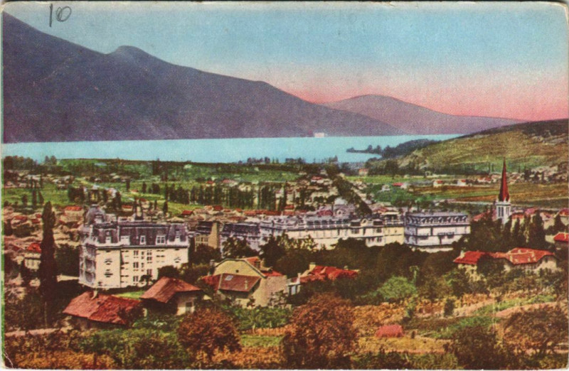 Carte postale ancienne Aix-les-Bains Vue Generale et le Lac du Bourget à Aix-les-Bains