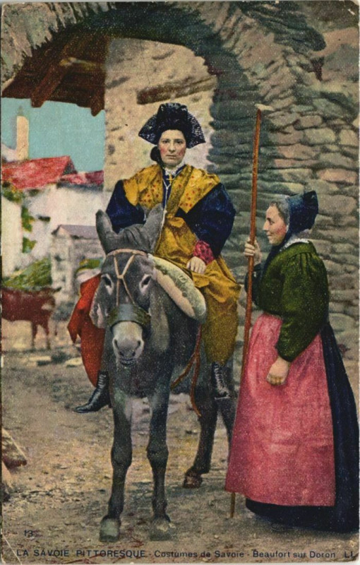 Carte postale ancienne Beaufort-sur-Doron Costumes - Femmes - Types à Beaufort