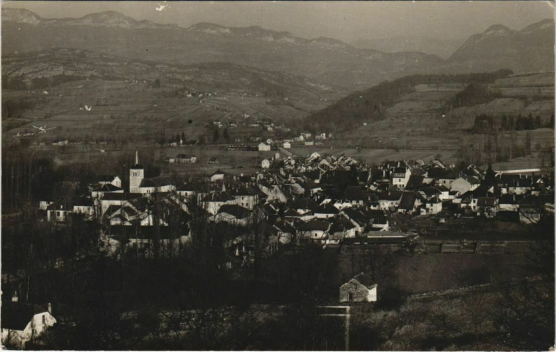 Carte postale ancienne Yenne Vue Generale à Yenne