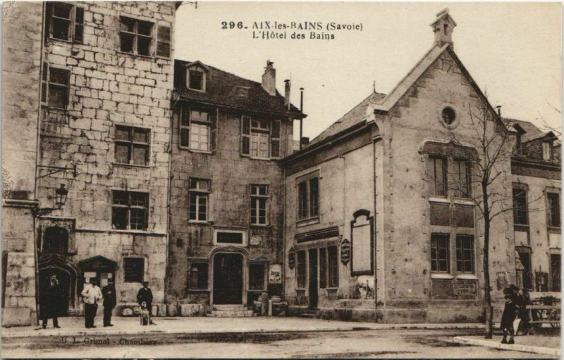 Carte postale ancienne Aix-les-Bains L'Hotel des Bains à Aix-les-Bains