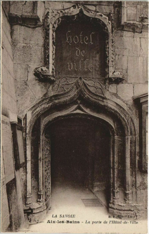 Carte postale ancienne Aix-les-Bains La Porte de l'Hotel de Ville à Aix-les-Bains