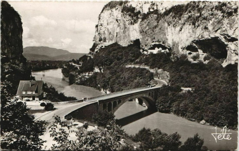 Carte postale ancienne Pont de la Balmen pres du Tunnel de la Dent du Chat à La Balme
