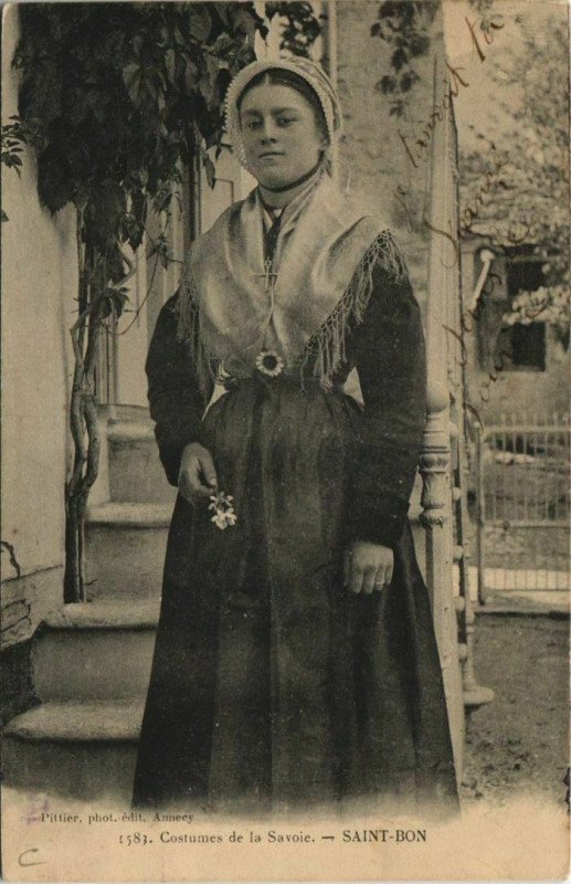 Carte postale ancienne Saint-Bon Costume - Femme - Type