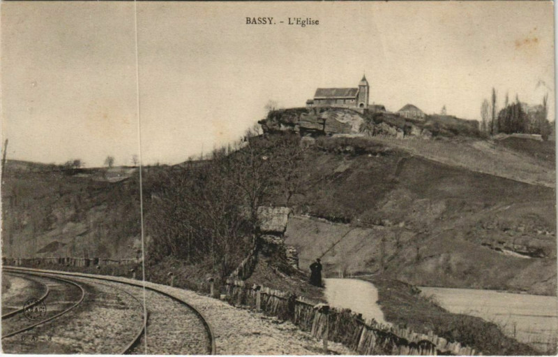 Carte postale ancienne Bassy L'Eglise
