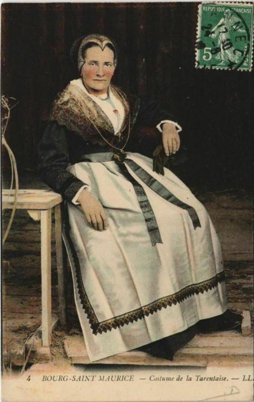 Carte postale ancienne Bourg-Saint-Maurice Costume - Femme - Type à Bourg-Saint-Maurice