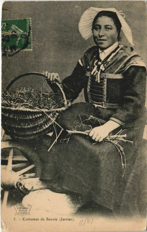 Carte postale ancienne Jarrier Costume - Femme - Type à Jarrier