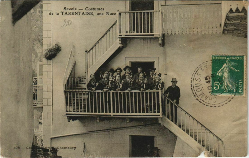 Carte postale ancienne Savoie - Costumes de la Tarentaise - Une Noce